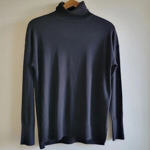 Babaton Lightweight 100% Wool Long Sleeve  Turtleneck - XS